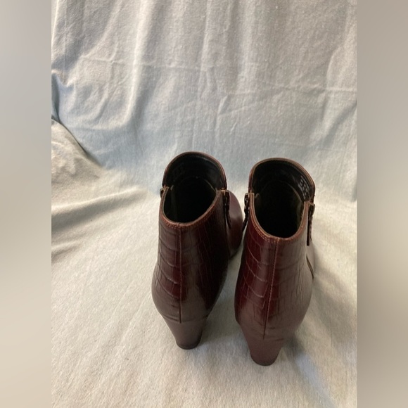 EUC Hotter Delight 2 Ankle Bootie Leather Alligator Print Dual Zipper 8.5 - Picture 7 of 9